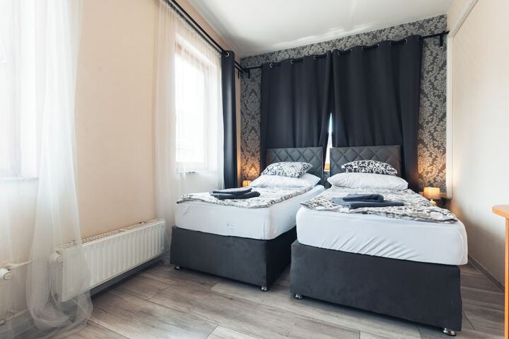 Room 44 of 94