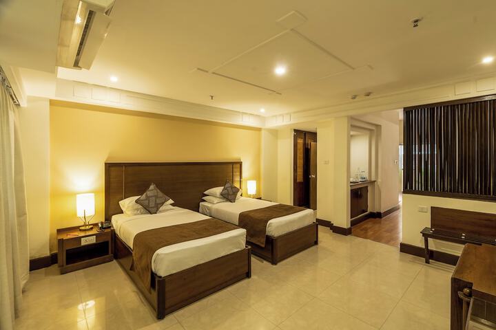 Room 8 of 34