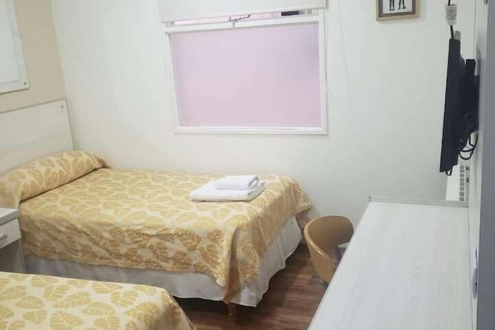 Room 16 of 36