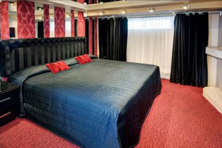 Room 28 of 35