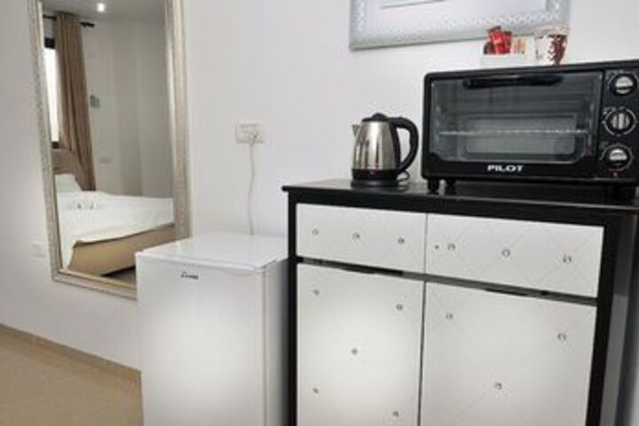 Room 16 of 32
