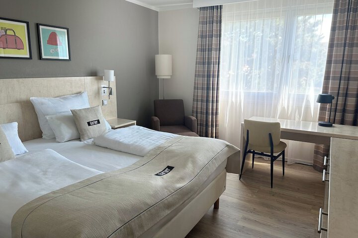 Room 17 of 77