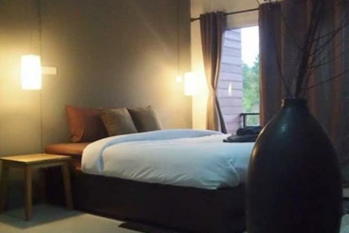 Room 11 of 20