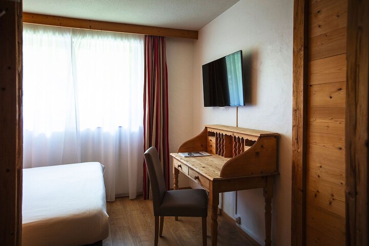 Room 13 of 48