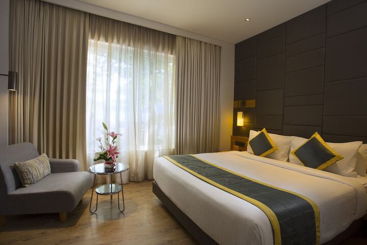 Room 14 of 32