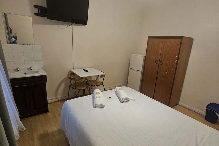 Room 30 of 64