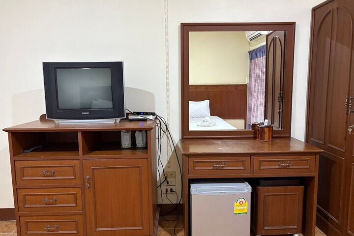 Room 33 of 67