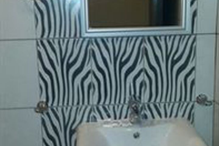 Room 2 of 27
