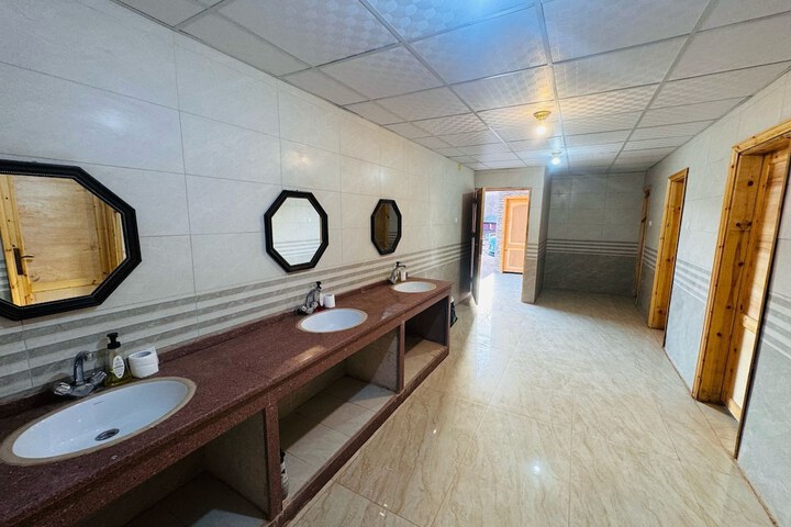 Room 9 of 21