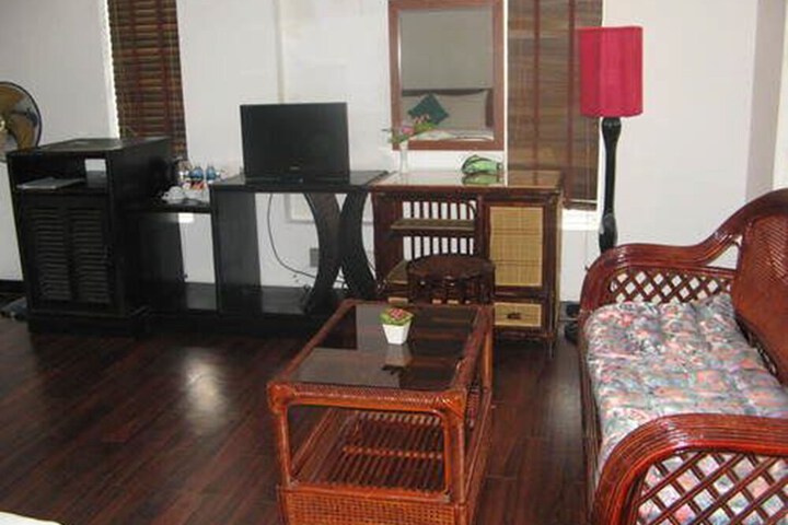 Room 35 of 83