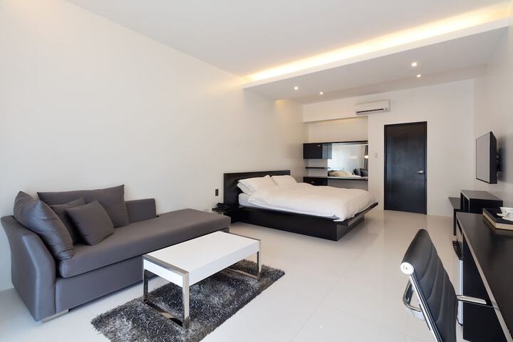 Room 10 of 51