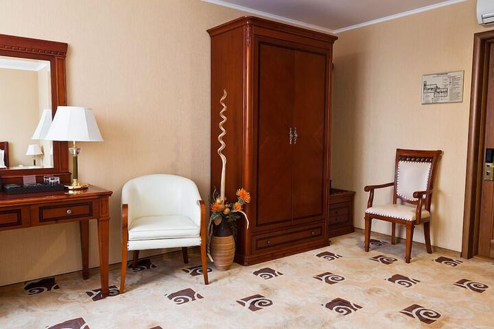 Room 19 of 36