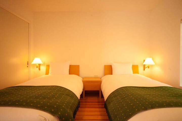 Room 6 of 23