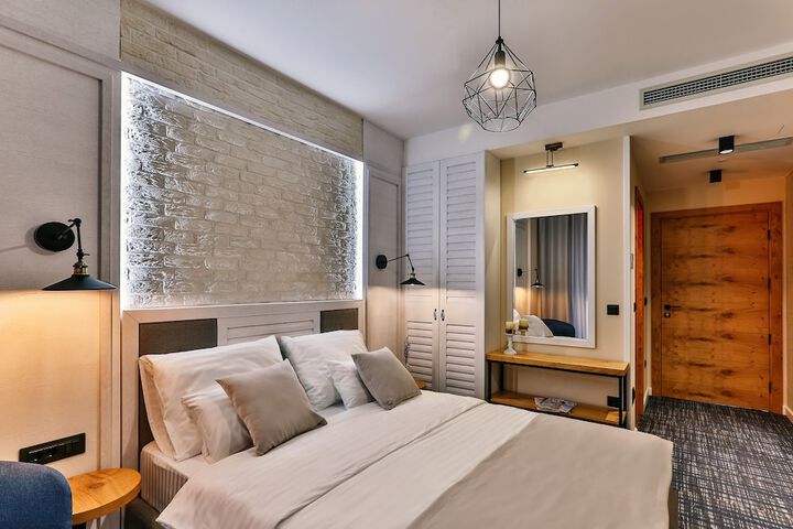 Room 5 of 56