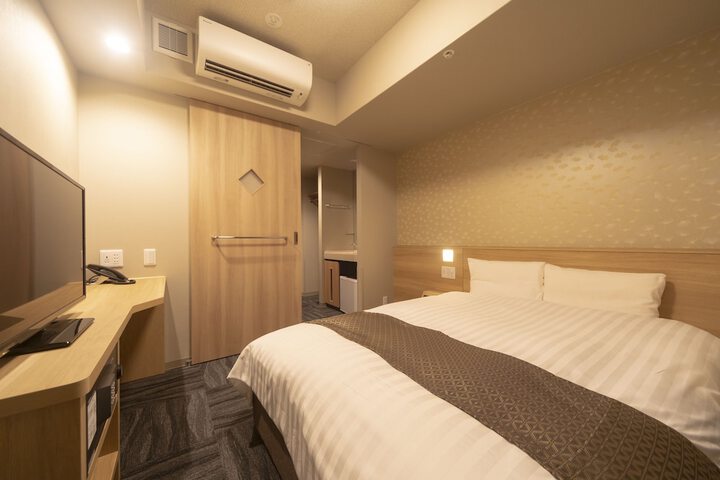 Room 7 of 96