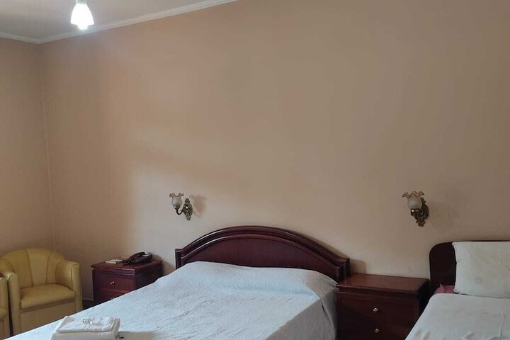 Room 2 of 11