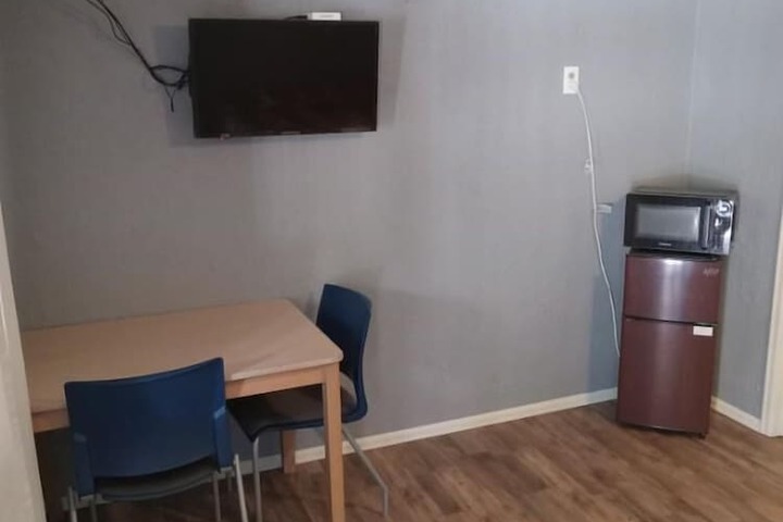 Room 9 of 19