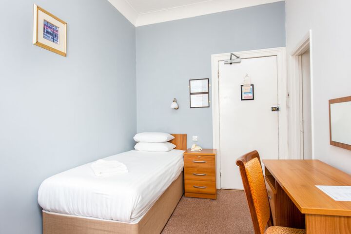Room 11 of 41