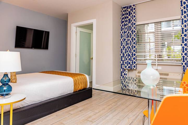 1 Queen Bed (24 of 53)