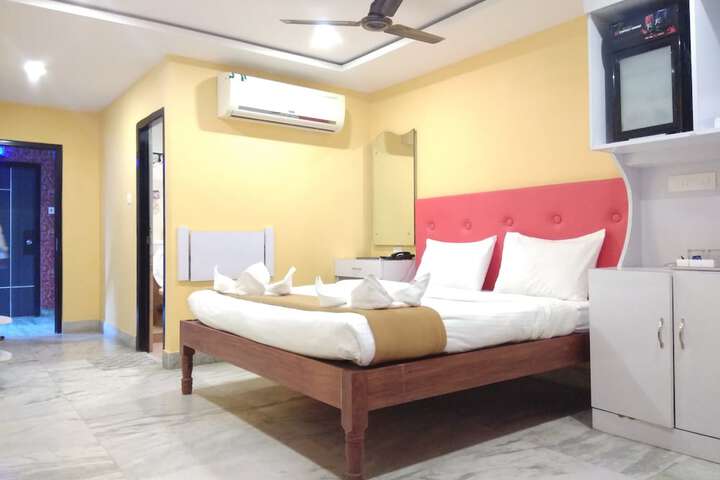 Room 12 of 23