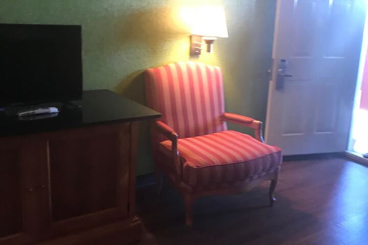 Room 5 of 30
