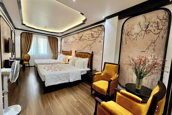 Room 40 of 165