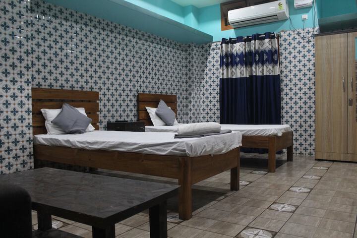 Room 6 of 26