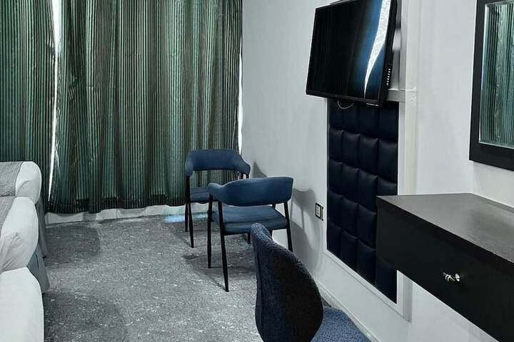 Room 36 of 59