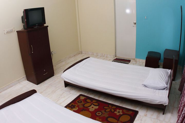 Room 11 of 19