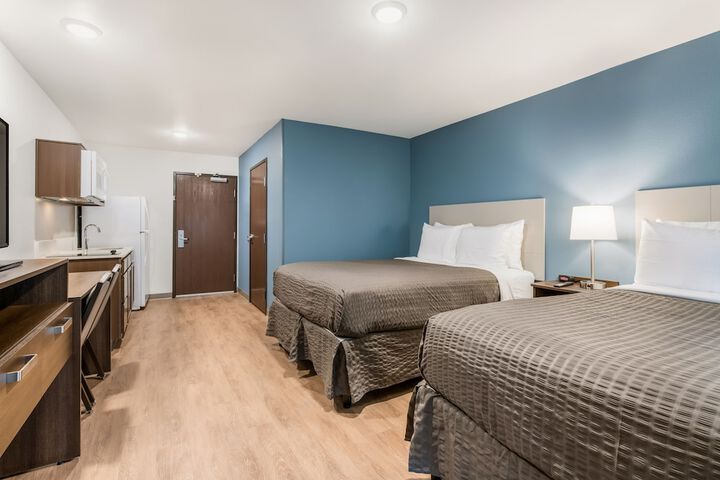 1 Queen Bed (17 of 17)
