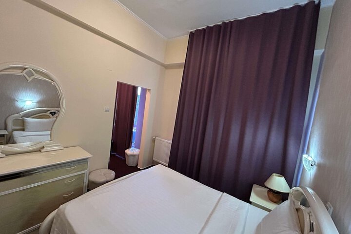Room 10 of 151