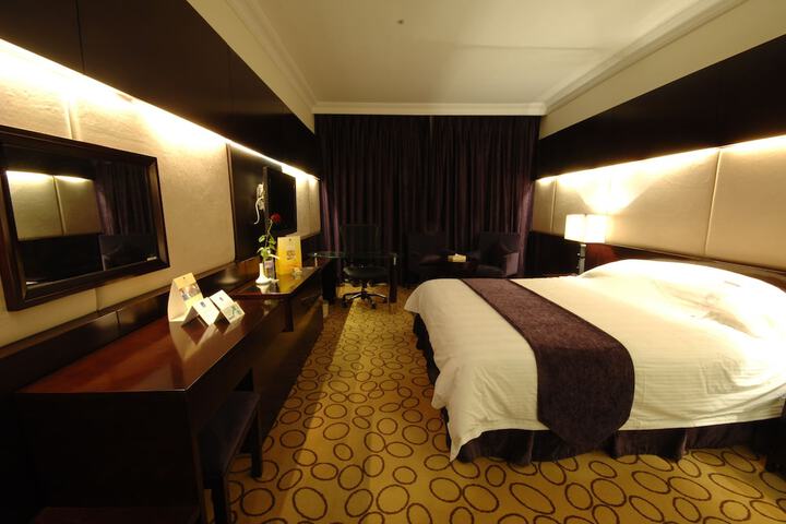 Room 10 of 56