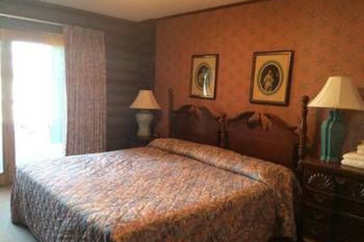Room 13 of 30