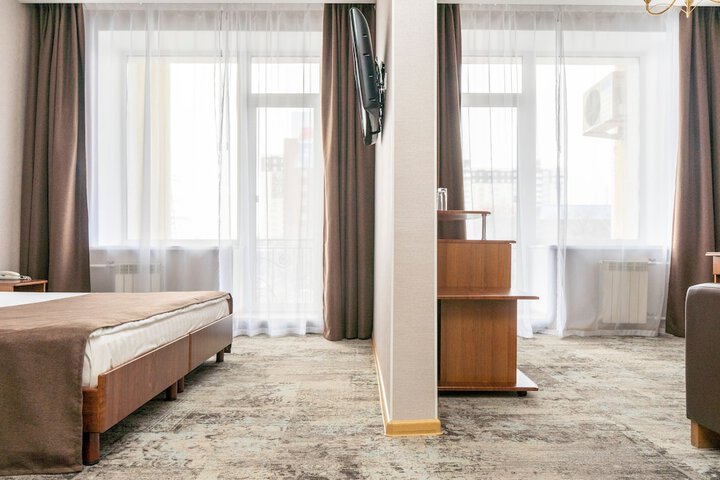 Room 13 of 74