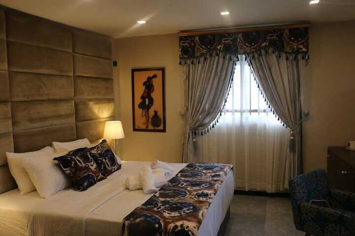 Saire Hotels