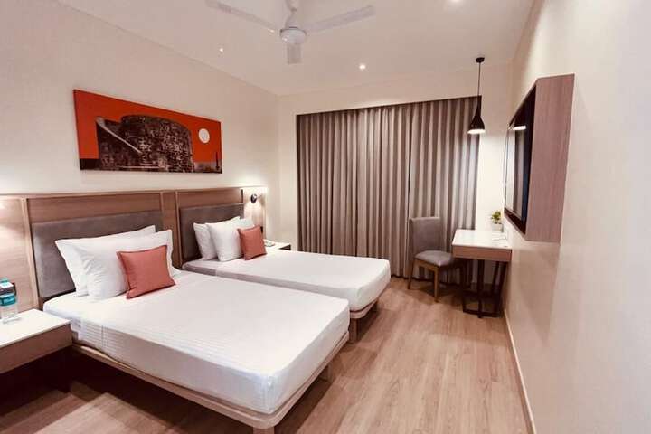 Room 7 of 36