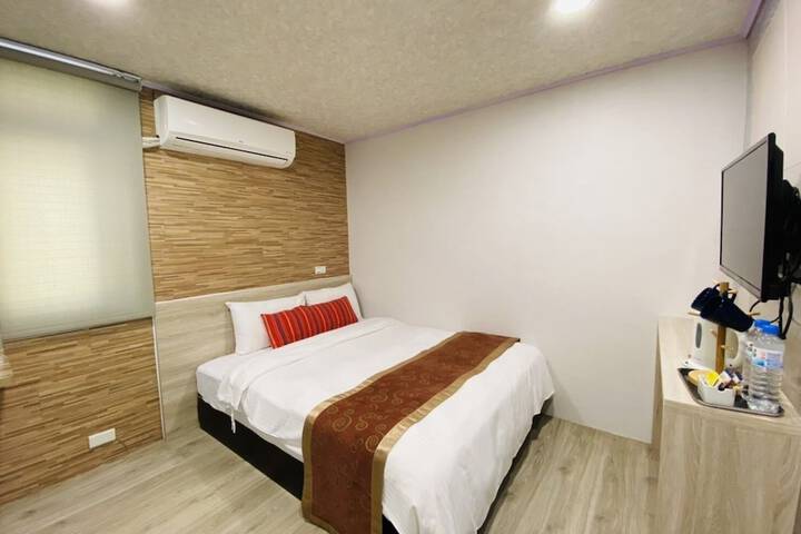 Room 5 of 38