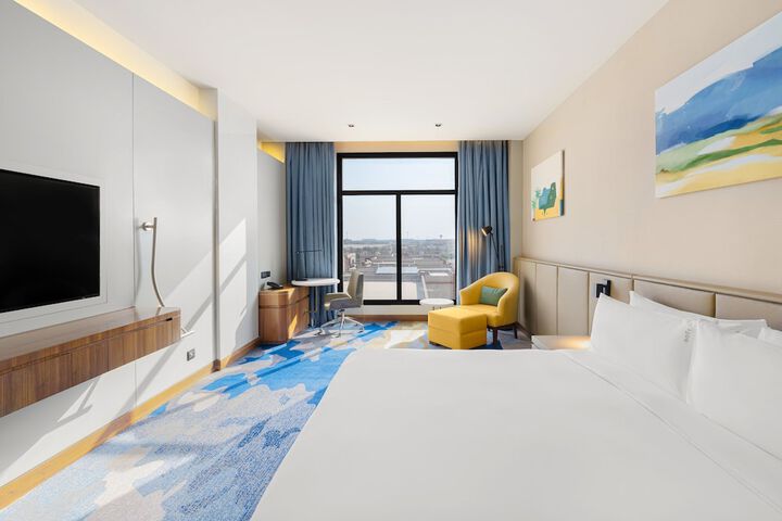 Room 26 of 80