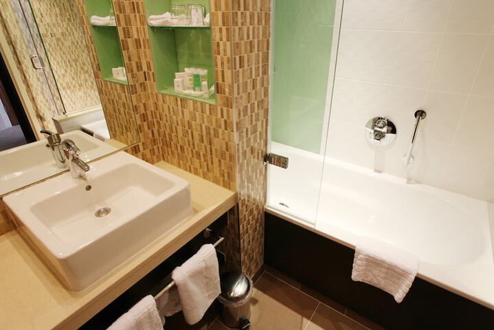 Room 10 of 78