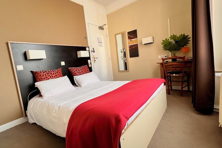 Room 4 of 45
