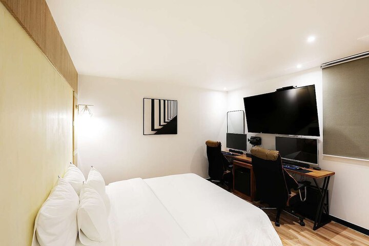 Room 22 of 50