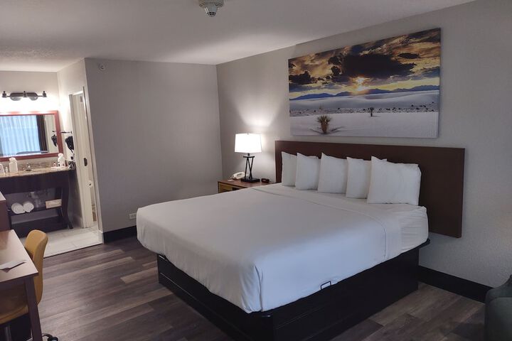 1 King Bed (18 of 23)