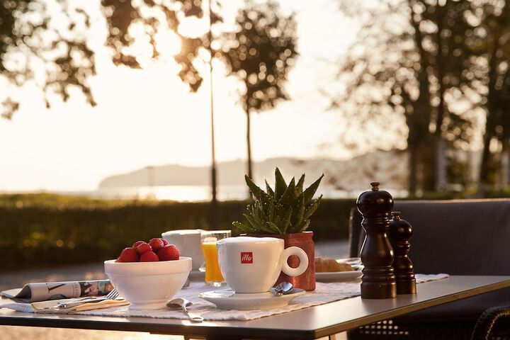 Breakfast/Coffee Service 37 of 48