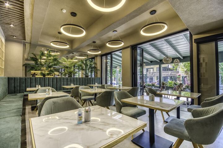 Breakfast/Coffee Service 35 of 52