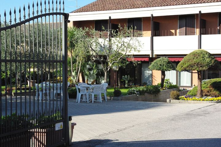 Hotel 38 of 40