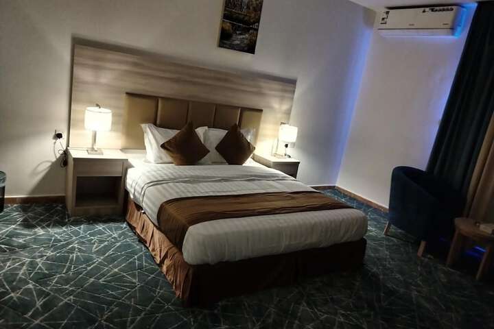 Room 11 of 21