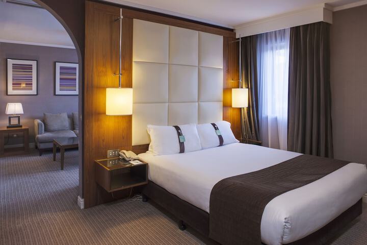Room 21 of 131