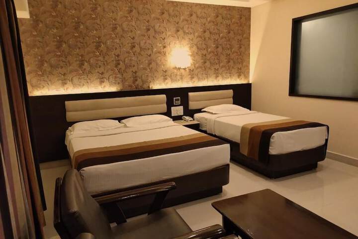 Room 28 of 43