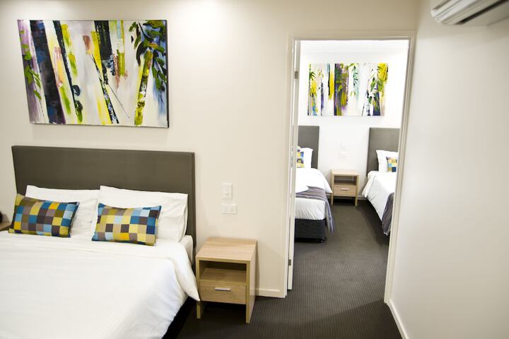 Room 6 of 37