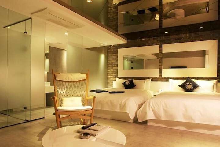 Room 12 of 45